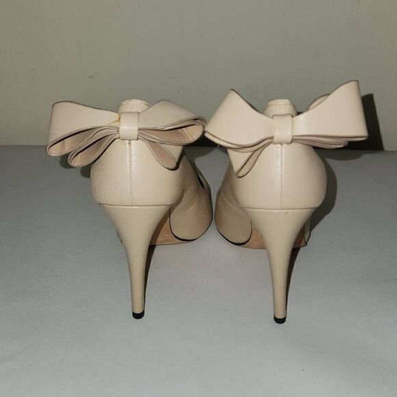 Neiman Marcus Nude Point Toe Pump, Sz. 10 NWOT - Picture 4 of 6